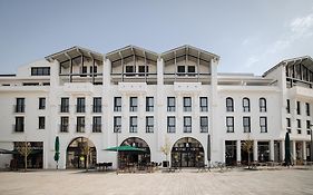 Bizipoz Hotel